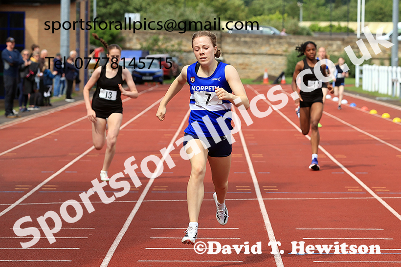 Girls 300 metres, 2025 Northumberland Schools Track and Fields, Wentworth, Hexham. Photo: David T. Hewitson/Sports for All Pics